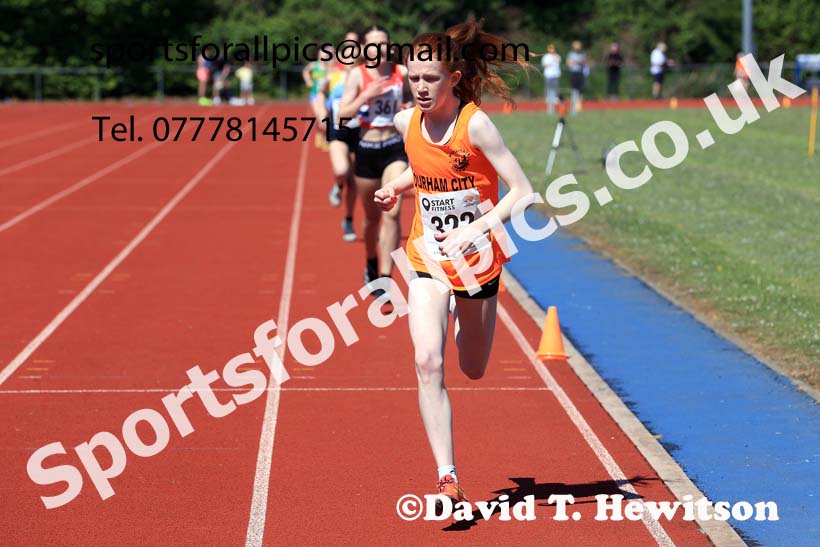 Girls under-15s 800 metres, 2025 North Eastern Track and Field Champs., Shildon, County Durham. Photo: David T. Hewitson/Sports for All Pics